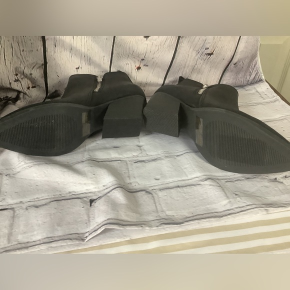 🐘 DV Flared Heel Boot - Picture 5 of 12